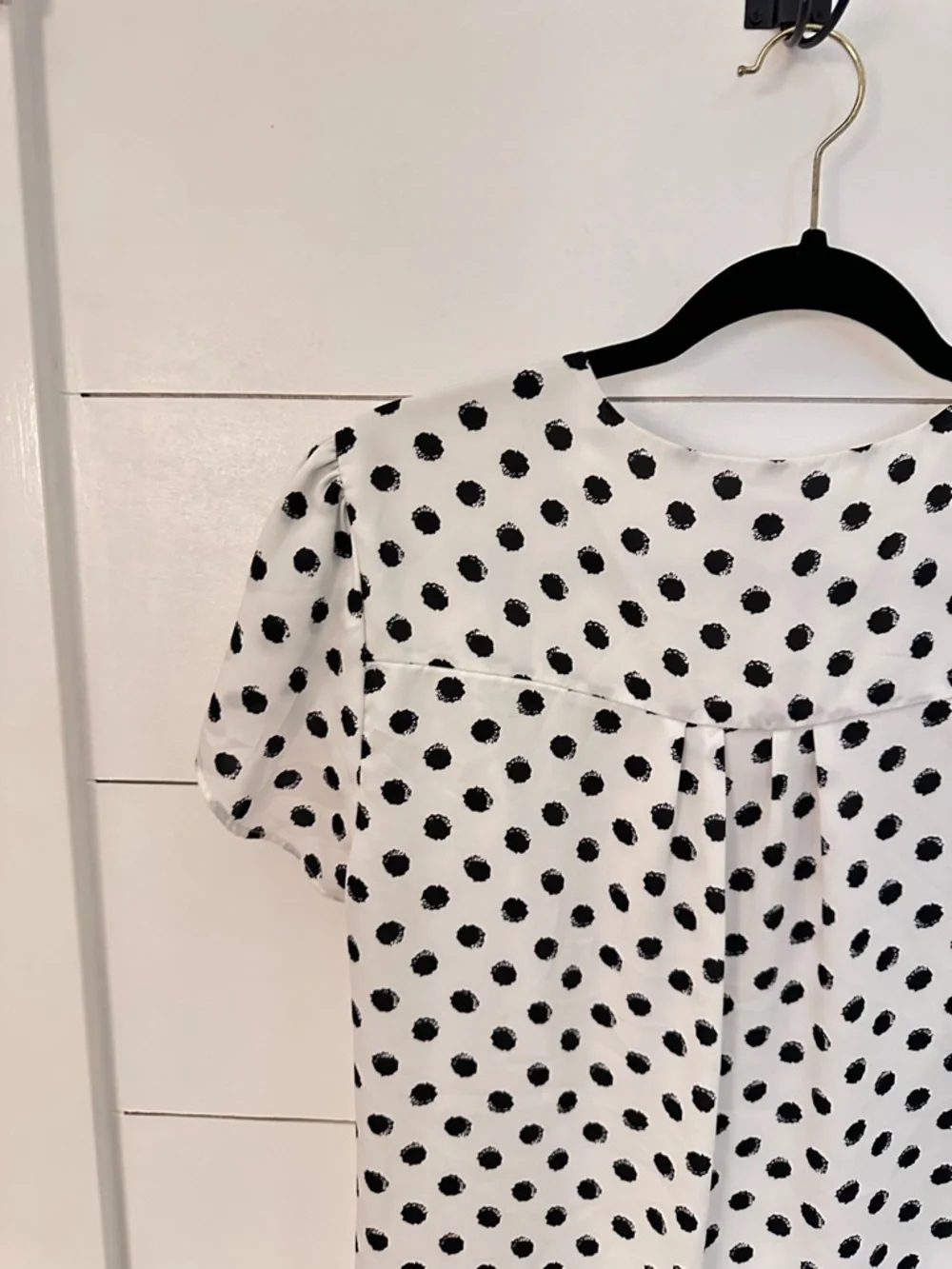 41 HAWTHORN M Carol Tulip sleeve white-black polkadot V neck top business casual - Picture 10 of 15